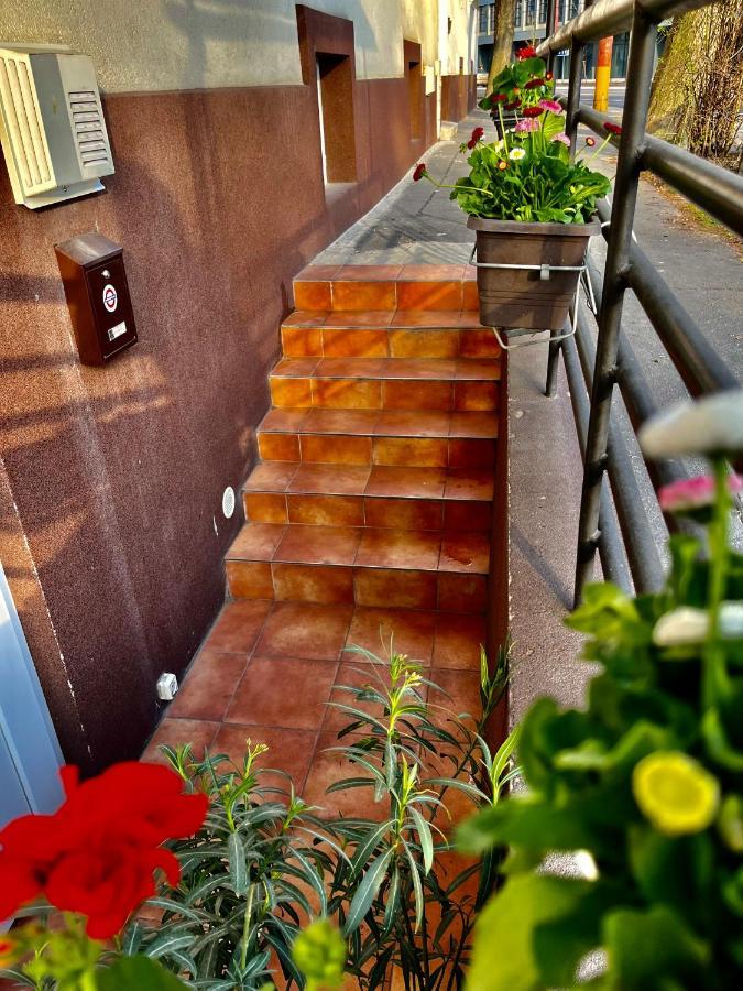 Underground Apartment Bratislava-Nivy Exterior photo